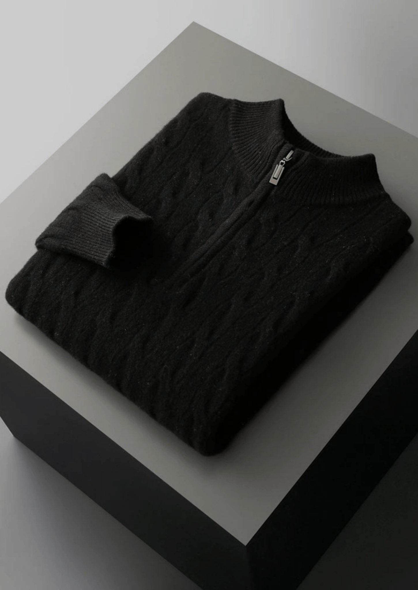 PURE EXTRA - FINE MERINO WOOL CABLE HALF ZIP - Derada