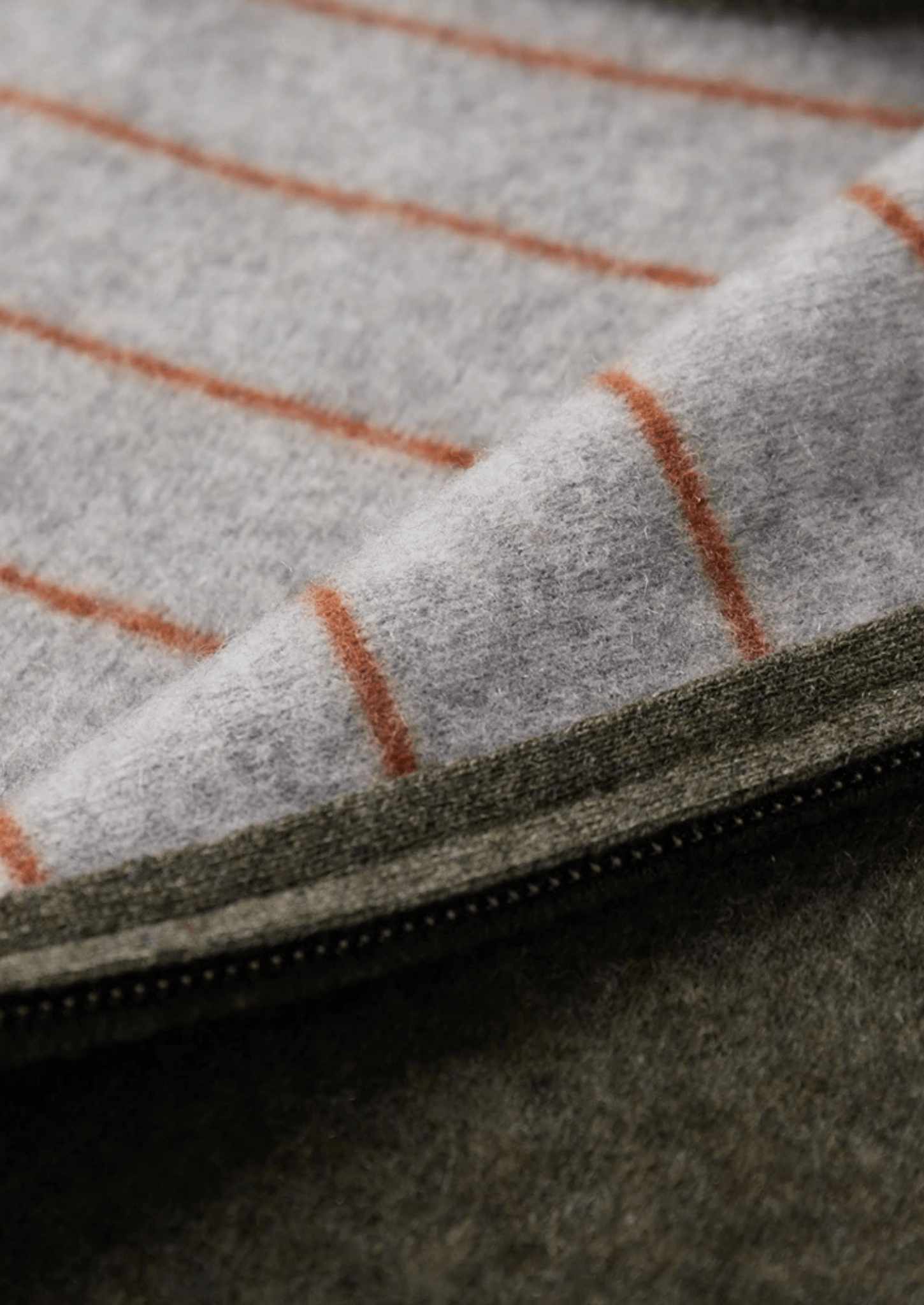 PREMIUM CASHMERE TWO TONE ZIP CARDIGAN - Derada